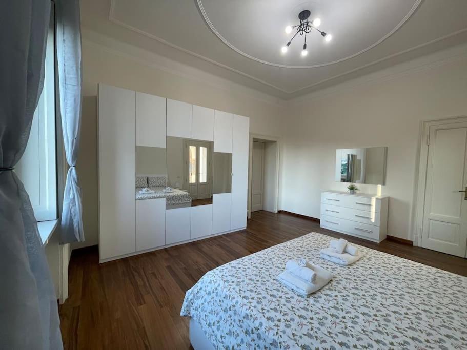 Bg Central President Suite Con Parcheggio - Vista Citta Alta Бергамо Екстер'єр фото
